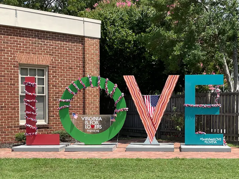 Smithfield, VA LOVE sign in downtown